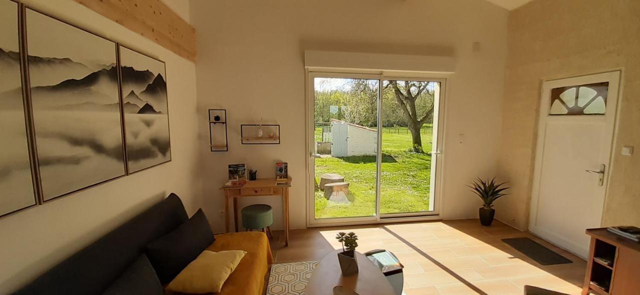 Le Clos Des Chevaliers Pons Exteriör bild